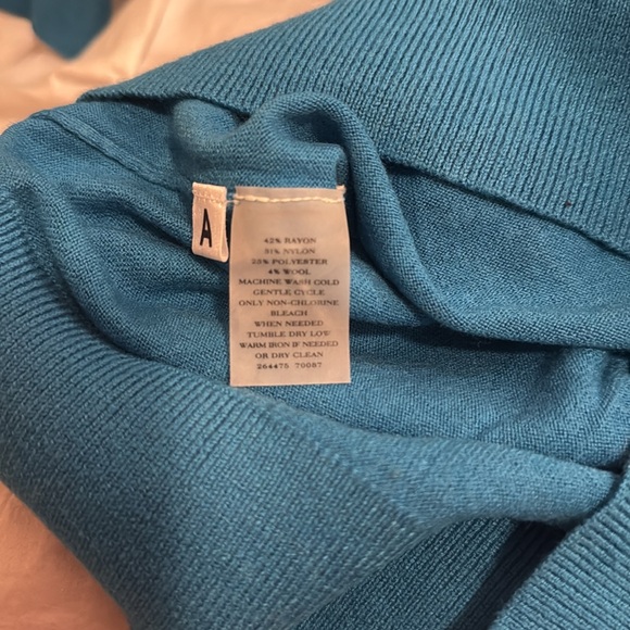 Ann Taylor turtleneck elbow sleeve sweaters w/ Ribbed neck, cuffs & hem XS - Picture 9 of 9
